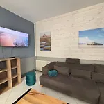 Сasa de vacaciones Embruns Maison Spacieuse Rénovée 5 Ch 3 Sdb Belle Terrasse Aménagée Barbecue à 250 M De La En Plein Centre D' Au Coeur Des Plages Du Débarquement, Proximité De Bayeux *