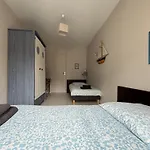 Сasa de vacaciones Embruns Maison Spacieuse Rénovée 5 Ch 3 Sdb Belle Terrasse Aménagée Barbecue à 250 M De La En Plein Centre D' Au Coeur Des Plages Du Débarquement, Proximité De Bayeux *