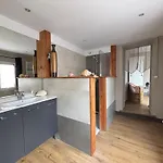 Сasa de vacaciones Embruns Maison Spacieuse Rénovée 5 Ch 3 Sdb Belle Terrasse Aménagée Barbecue à 250 M De La En Plein Centre D' Au Coeur Des Plages Du Débarquement, Proximité De Bayeux *