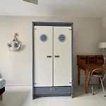 Embruns Maison Spacieuse Rénovée 5 Ch 3 Sdb Belle Terrasse Aménagée Barbecue à 250 M De La En Plein Centre D' Au Coeur Des Plages Du Débarquement, Proximité De Bayeux Сasa de vacaciones *