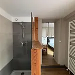 Embruns Maison Spacieuse Rénovée 5 Ch 3 Sdb Belle Terrasse Aménagée Barbecue à 250 M De La En Plein Centre D' Au Coeur Des Plages Du Débarquement, Proximité De Bayeux *
