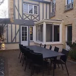 Embruns Maison Spacieuse Rénovée 5 Ch 3 Sdb Belle Terrasse Aménagée Barbecue à 250 M De La En Plein Centre D' Au Coeur Des Plages Du Débarquement, Proximité De Bayeux