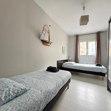 Embruns Maison Spacieuse Renovee 5 Ch 3 Sdb 2 Wc Belle Terrasse Amenagee Barbecue A 250 M De La En Plein Centre D' Au Coeur Des Plages Du Debarquement, Proximite De Bayeux Feriehus *