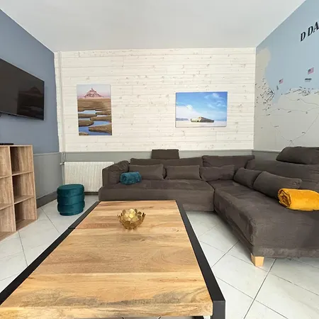 Holiday home Embruns Maison 5 Ch 3 Sdb Belle Terrasse Amenagee Barbecue 250 M De La Mer Centre Ville Arromanches Au Coeur Des Plages Du Debarquement *