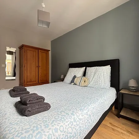 Embruns Maison Spacieuse Renovee 5 Ch 3 Sdb 2 Wc Belle Terrasse Amenagee Barbecue A 250 M De La En Plein Centre D' Au Coeur Des Plages Du Debarquement, Proximite De Bayeux * Arromanches-les-Bains