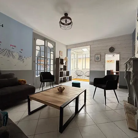 Embruns Maison Spacieuse Renovee 5 Ch 3 Sdb 2 Wc Belle Terrasse Amenagee Barbecue A 250 M De La En Plein Centre D' Au Coeur Des Plages Du Debarquement, Proximite De Bayeux Feriehus *