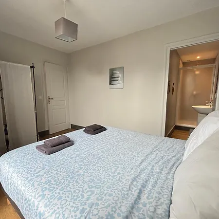 Holiday home Embruns Maison 5 Ch 3 Sdb Belle Terrasse Amenagee Barbecue 250 M De La Mer Centre Ville Arromanches Au Coeur Des Plages Du Debarquement Arromanches-les-Bains