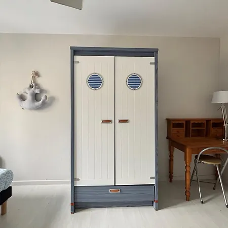 Embruns Maison Spacieuse Renovee 5 Ch 3 Sdb 2 Wc Belle Terrasse Amenagee Barbecue A 250 M De La En Plein Centre D' Au Coeur Des Plages Du Debarquement, Proximite De Bayeux Feriehus *