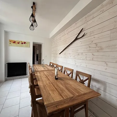 بيت للعطل Embruns Maison Spacieuse Renovee 5 Ch 3 Sdb 2 Wc Belle Terrasse Amenagee Barbecue A 250 M De La En Plein Centre D' Arromanches, Tous Commerces, Restaurants, Au Coeur Des Plages Du Debarquement, Proximite De Bayeux ارومانش لي بان
