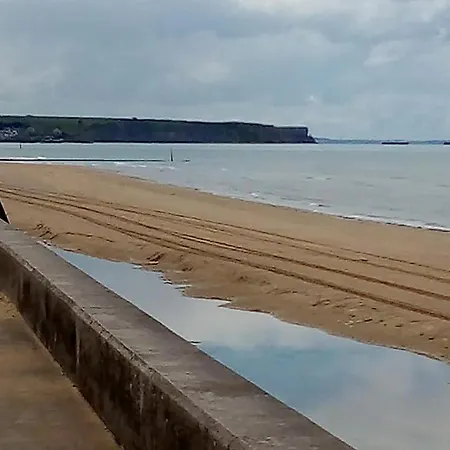 Embruns Maison Spacieuse Renovee 5 Ch 3 Sdb 2 Wc Belle Terrasse Amenagee Barbecue A 250 M De La En Plein Centre D' Arromanches, Tous Commerces, Restaurants, Au Coeur Des Plages Du Debarquement, Proximite De Bayeux