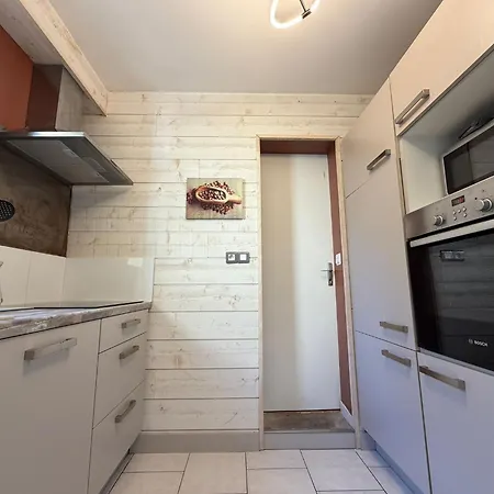 Embruns Maison Spacieuse Rénovée 5 Ch 3 Sdb Belle Terrasse Aménagée Barbecue à 250 M De La En Plein Centre D' Au Coeur Des Plages Du Débarquement, Proximité De Bayeux