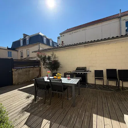 Embruns Maison Spacieuse Rénovée 5 Ch 3 Sdb Belle Terrasse Aménagée Barbecue à 250 M De La En Plein Centre D' Au Coeur Des Plages Du Débarquement, Proximité De Bayeux