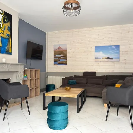 Embruns Maison Spacieuse Rénovée 5 Ch 3 Sdb Belle Terrasse Aménagée Barbecue à 250 M De La En Plein Centre D' Au Coeur Des Plages Du Débarquement, Proximité De Bayeux * Arromanches-les-Bains