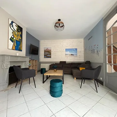 Embruns Maison Spacieuse Rénovée 5 Ch 3 Sdb 2 Wc Belle Terrasse Aménagée Barbecue à 250 M De La En Plein Centre D' Au Coeur Des Plages Du Débarquement, Proximité De Bayeux * Arromanches-les-Bains
