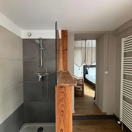 Embruns Maison Spacieuse Renovee 5 Ch 3 Sdb 2 Wc Belle Terrasse Amenagee Barbecue A 250 M De La En Plein Centre D' Au Coeur Des Plages Du Debarquement, Proximite De Bayeux *