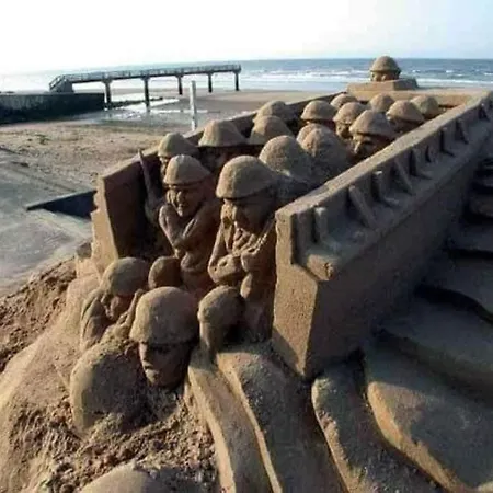 Embruns Maison Spacieuse Rénovée 5 Ch 3 Sdb 2 Wc Belle Terrasse Aménagée Barbecue à 250 M De La En Plein Centre D' Au Coeur Des Plages Du Débarquement, Proximité De Bayeux