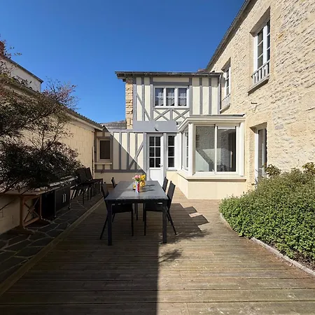 Embruns Maison Spacieuse Rénovée 5 Ch 3 Sdb 2 Wc Belle Terrasse Aménagée Barbecue à 250 M De La En Plein Centre D' Au Coeur Des Plages Du Débarquement, Proximité De Bayeux *