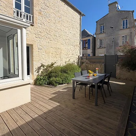 Embruns Maison Spacieuse Renovee 5 Ch 3 Sdb 2 Wc Belle Terrasse Amenagee Barbecue A 250 M De La En Plein Centre D' Au Coeur Des Plages Du Debarquement, Proximite De Bayeux Vakantiehuis *