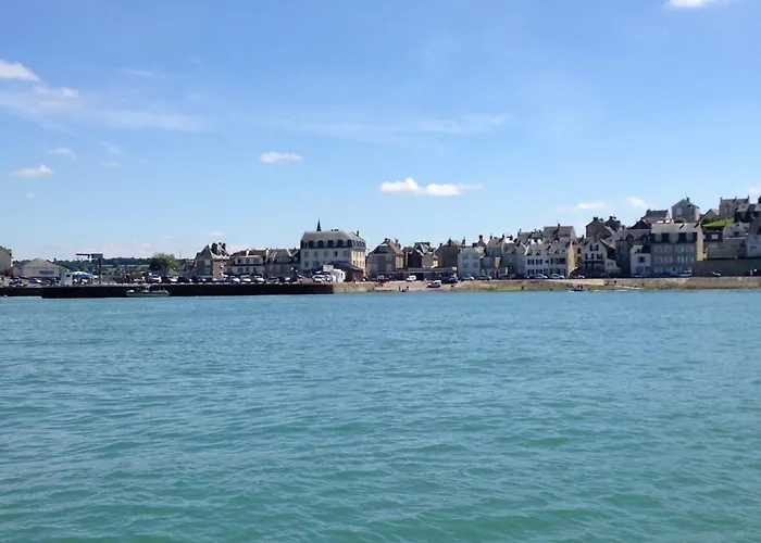 Embruns Maison Spacieuse Renovee 5 Ch 3 Sdb 2 Wc Belle Terrasse Amenagee Barbecue A 250 M De La En Plein Centre D' Au Coeur Des Plages Du Debarquement, Proximite De Bayeux Dom wakacyjny