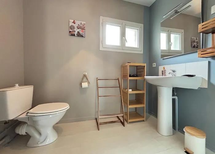 Embruns Maison Spacieuse Renovee 5 Ch 3 Sdb 2 Wc Belle Terrasse Amenagee Barbecue A 250 M De La En Plein Centre D' Au Coeur Des Plages Du Debarquement, Proximite De Bayeux 펜션