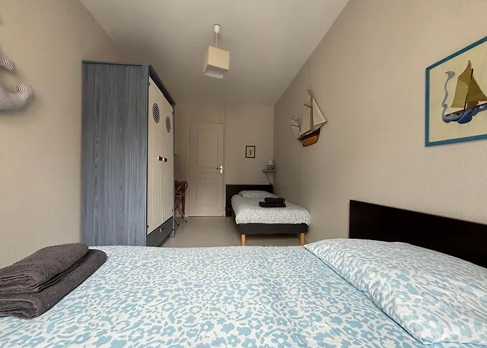 펜션 Embruns Maison Spacieuse Renovee 5 Ch 3 Sdb 2 Wc Belle Terrasse Amenagee Barbecue A 250 M De La En Plein Centre D' Au Coeur Des Plages Du Debarquement, Proximite De Bayeux *