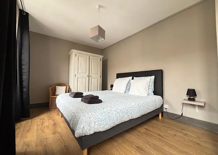 펜션 Embruns Maison Spacieuse Renovee 5 Ch 3 Sdb 2 Wc Belle Terrasse Amenagee Barbecue A 250 M De La En Plein Centre D' Au Coeur Des Plages Du Debarquement, Proximite De Bayeux 아로만체스레방