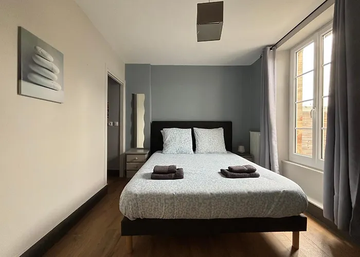 Embruns Maison Spacieuse Renovee 5 Ch 3 Sdb 2 Wc Belle Terrasse Amenagee Barbecue A 250 M De La En Plein Centre D' Au Coeur Des Plages Du Debarquement, Proximite De Bayeux *