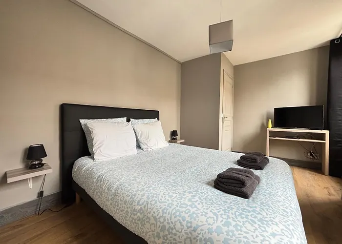 Embruns Maison Spacieuse Renovee 5 Ch 3 Sdb 2 Wc Belle Terrasse Amenagee Barbecue A 250 M De La En Plein Centre D' Au Coeur Des Plages Du Debarquement, Proximite De Bayeux 아로만체스레방