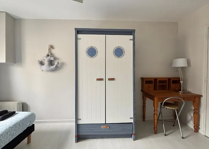 Embruns Maison Spacieuse Renovee 5 Ch 3 Sdb 2 Wc Belle Terrasse Amenagee Barbecue A 250 M De La En Plein Centre D' Au Coeur Des Plages Du Debarquement, Proximite De Bayeux Dom wakacyjny *