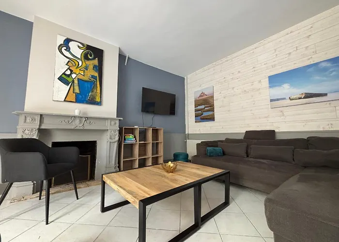 펜션 Embruns Maison Spacieuse Renovee 5 Ch 3 Sdb 2 Wc Belle Terrasse Amenagee Barbecue A 250 M De La En Plein Centre D' Au Coeur Des Plages Du Debarquement, Proximite De Bayeux