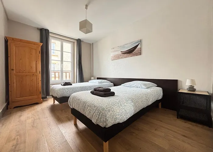 펜션 Embruns Maison Spacieuse Renovee 5 Ch 3 Sdb 2 Wc Belle Terrasse Amenagee Barbecue A 250 M De La En Plein Centre D' Au Coeur Des Plages Du Debarquement, Proximite De Bayeux *