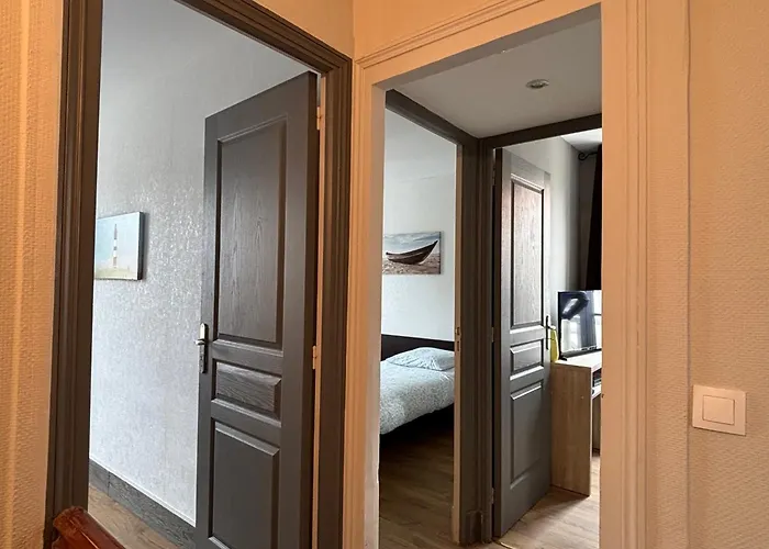 펜션 Embruns Maison Spacieuse Renovee 5 Ch 3 Sdb 2 Wc Belle Terrasse Amenagee Barbecue A 250 M De La En Plein Centre D' Au Coeur Des Plages Du Debarquement, Proximite De Bayeux