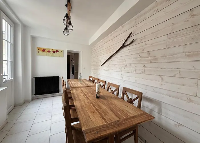 펜션 Embruns Maison Spacieuse Renovee 5 Ch 3 Sdb 2 Wc Belle Terrasse Amenagee Barbecue A 250 M De La En Plein Centre D' Au Coeur Des Plages Du Debarquement, Proximite De Bayeux 아로만체스레방