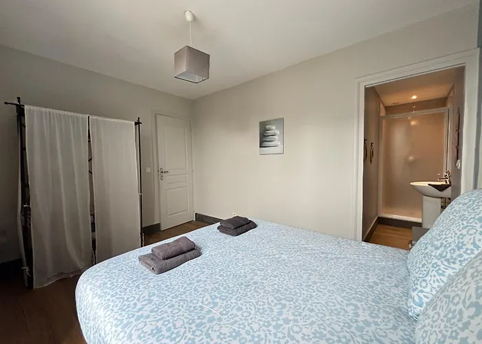 Embruns Maison Spacieuse Renovee 5 Ch 3 Sdb 2 Wc Belle Terrasse Amenagee Barbecue A 250 M De La En Plein Centre D' Au Coeur Des Plages Du Debarquement, Proximite De Bayeux 펜션