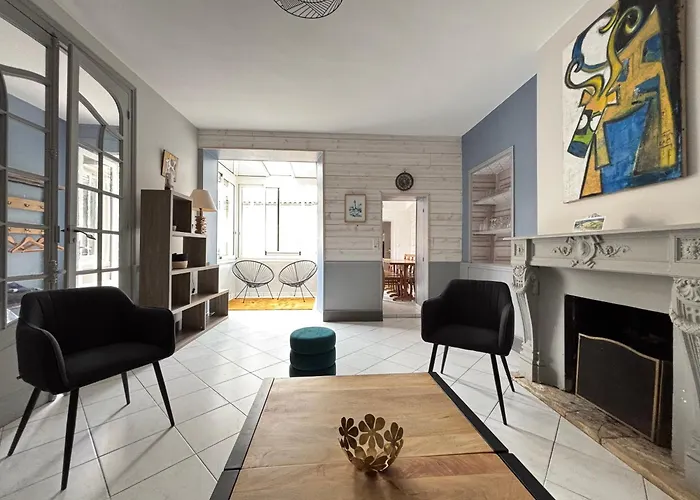 Embruns Maison Spacieuse Renovee 5 Ch 3 Sdb 2 Wc Belle Terrasse Amenagee Barbecue A 250 M De La En Plein Centre D' Au Coeur Des Plages Du Debarquement, Proximite De Bayeux * 아로만체스레방