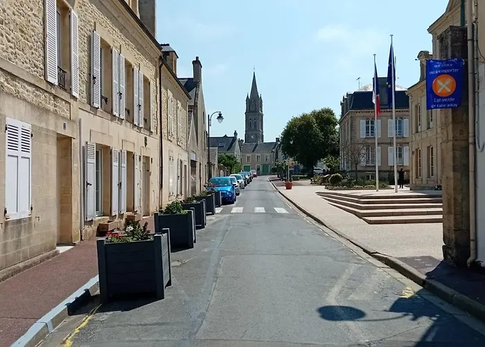 Embruns Maison Spacieuse Renovee 5 Ch 3 Sdb 2 Wc Belle Terrasse Amenagee Barbecue A 250 M De La En Plein Centre D' Au Coeur Des Plages Du Debarquement, Proximite De Bayeux *