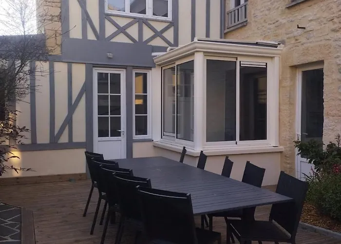 Embruns Maison Spacieuse Renovee 5 Ch 3 Sdb 2 Wc Belle Terrasse Amenagee Barbecue A 250 M De La En Plein Centre D' Au Coeur Des Plages Du Debarquement, Proximite De Bayeux
