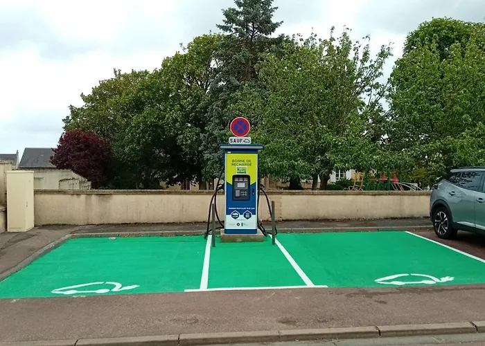 Embruns Maison Spacieuse Renovee 5 Ch 3 Sdb 2 Wc Belle Terrasse Amenagee Barbecue A 250 M De La En Plein Centre D' Au Coeur Des Plages Du Debarquement, Proximite De Bayeux Dom wakacyjny Arromanches-les-Bains